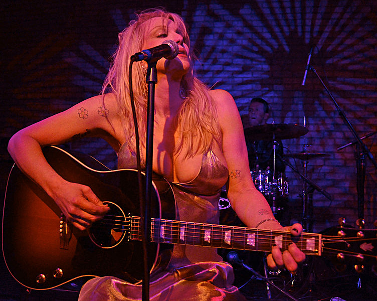 Courtney_Love_Sept_2013_NYC (1).jpg